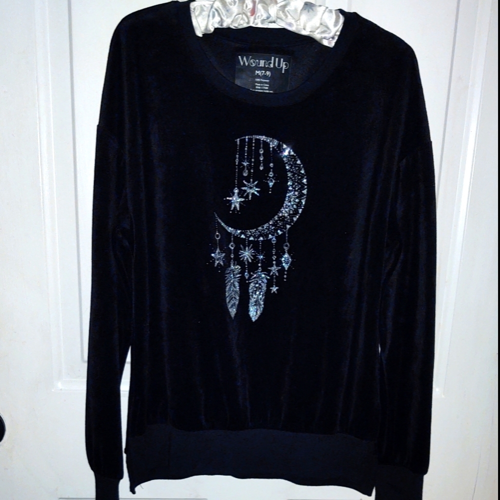 Wound up, velvet sweater shirt